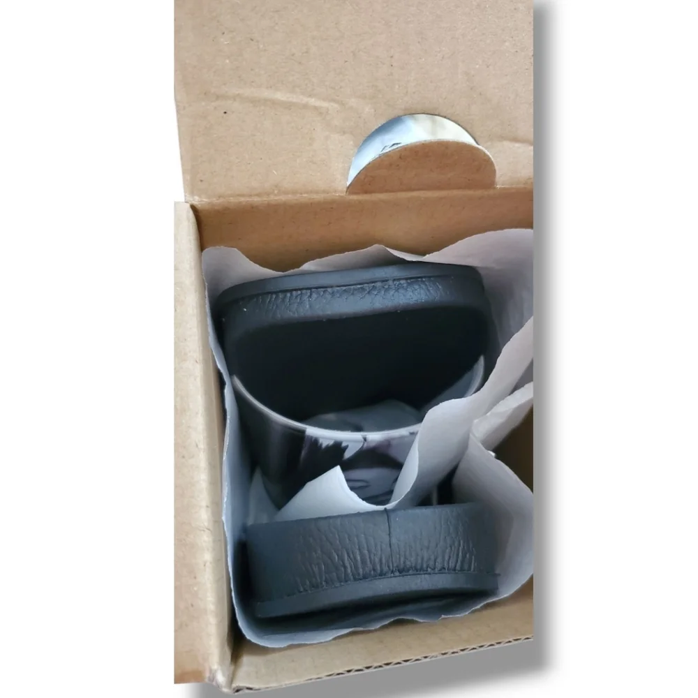 Cross Colours 90s Hip Hop Lisa Left Eye Lopes Legacy Black & White Slides NWT - Picture 7 of 9